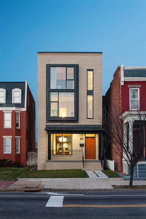 Modern Row House Design With Amazing Skylight In Richmond, Virginia