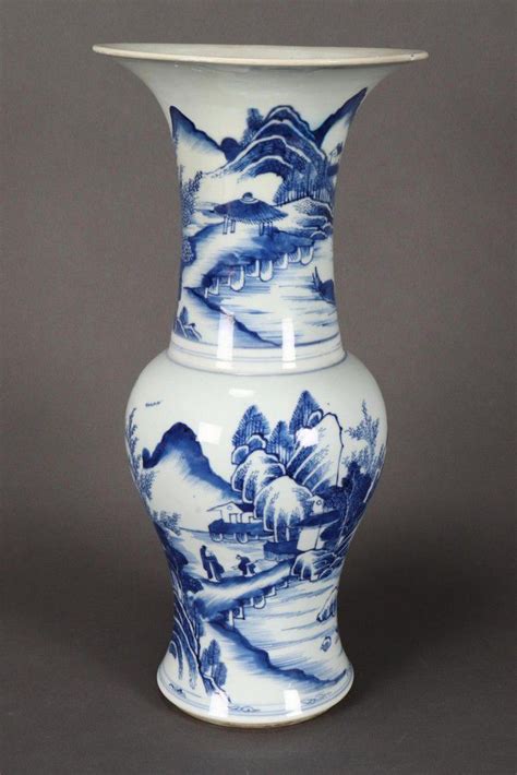 Restored Qing Dynasty Blue And White Yan Yan Vase Ceramics Chinese