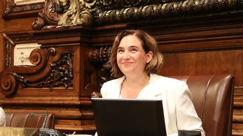 Ada Colau se despide en el último pleno del Ayuntamiento de Barcelona