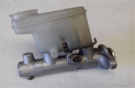 Toyota Hiace Van Brake Master Cylinder Used Car Parts Uk