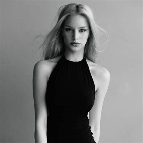 Hot Sexy Dori Varga Bikini Pics