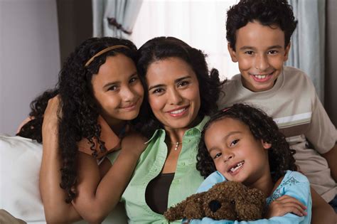 Researchers explain what a sociological problem means for families 17