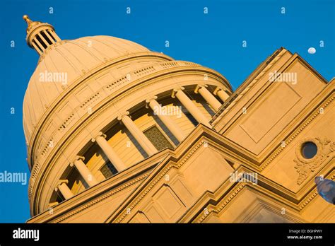 Arkansas state capitol dome hi-res stock photography and images - Alamy