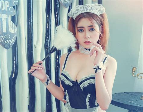 Thêm mẫu nude tố họa sĩ bodypainting Báo Người lao động