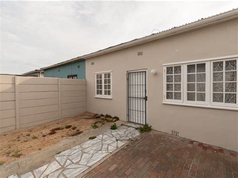 Bed Townhouse For Sale In Muizenberg T Private Property