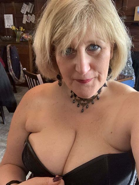 Catherinecan69 Naked ShesFreaky
