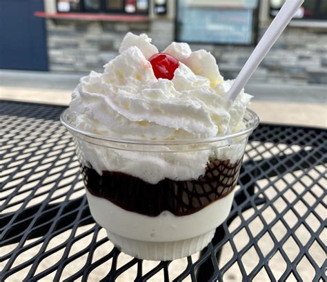 Whats The Best Hot Fudge Sundae In Greater Cleveland Celebrate Hot