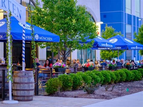 8 Restaurants Re Open For Outdoor Dining At Parkway Bank Park Des Plaines Il Patch