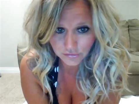 Une Blonde Fait Son Show Heureporno