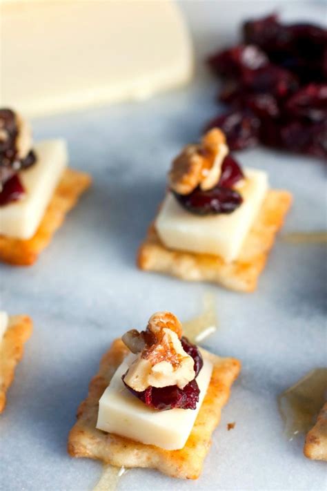 Cranberry Walnut Flatbread Cracker Bites