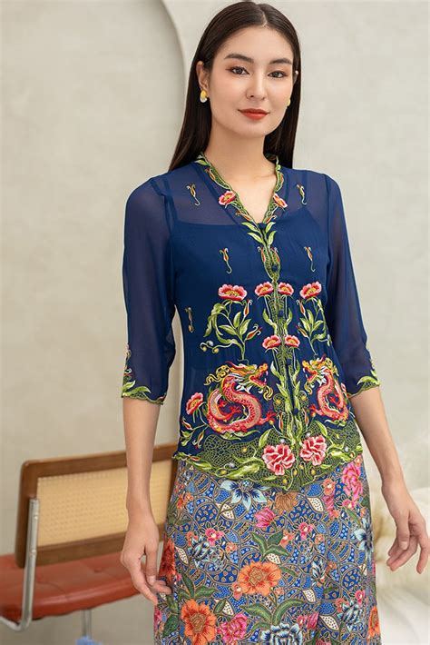 Lady Tatsu Embroidery Nyonya Kebaya Navy Faire Belle