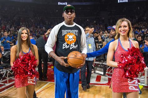 Fans Say Goodbye As Detroit Pistons Play Final Game At Palace Rolling Out