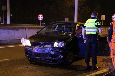 Auto Botst Tegen Betonnen Wal In De Bocht Van De A Naar De A