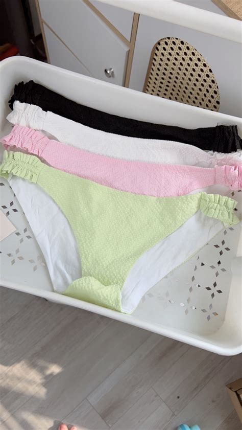 New Collection Set bộ bikini phối bèo chất liệu thô xốp dây buộc không gọng mút mỏng Design