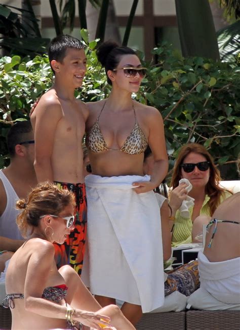 Kim Kardashian Busty Wearing Leopard Print Bikini Poolside In Miami Porn Pictures Xxx Photos