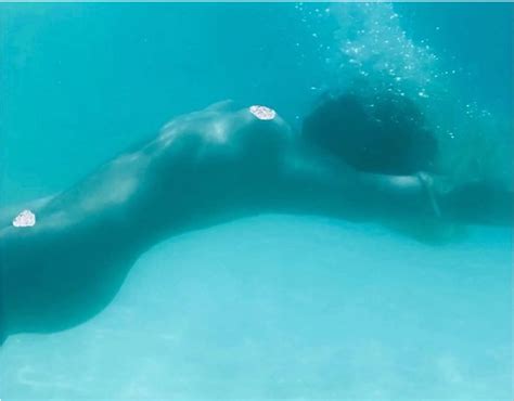 Britney Spears Sets Internet On Fire As She Flaunts Her Curvaceous Body In Naked Pool Pictures