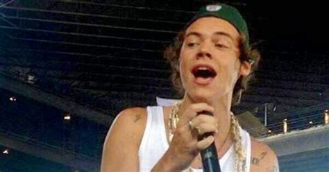 F Brica De Imagines D Imagine Hot Harry Styles