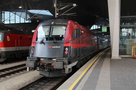 ÖBB railjet 1216 240 mit dem RJ 372 Vindobona von Graz Hbf nach Praha