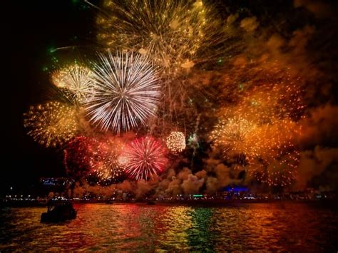 Fireworks from Mazatlan Mexico Carnival : r/pics