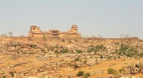 Garh Kundar Fort - Discover India