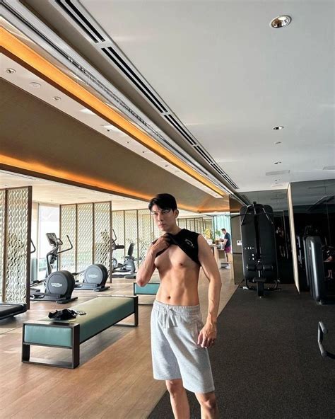 Pin By Daisy Lions Mew On Mew Suppasit Jongcheveevat 2 Mew Gmmtv Actors Hot Korean Guys