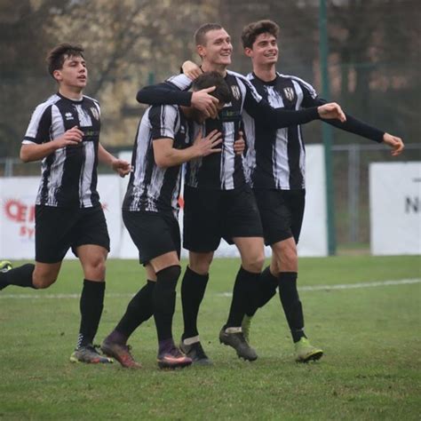 Calcio Serie D Il Fanfulla Espugna Bagnolo In Piano E Chiude Landata