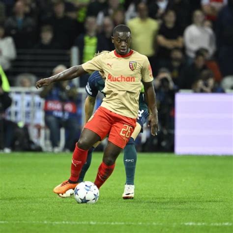 Football Son Arrivée En France Manque De Temps De Jeu à Leicester