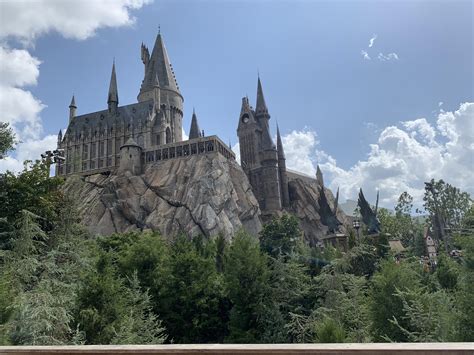 My best photo at Universal Studios Harry Potter : r/harrypotter