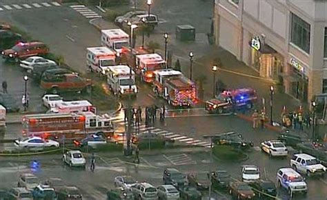 Clackamas Town Center Mall Shooting In Oregon Leaves 3 Dead Including