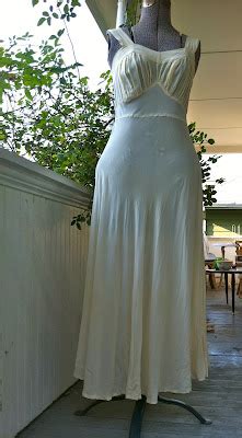 Idée Fixe Vintage Lingerie Collection Warning Pic Heavy