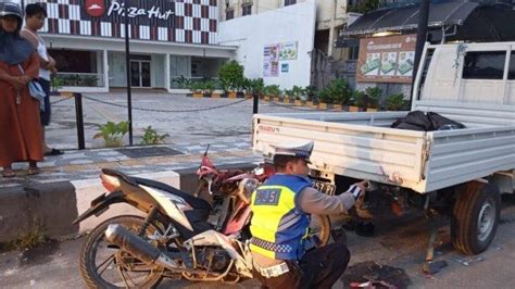 Tabrak Pikap Pengendara Motor Di Kotim Provinsi Kalteng Tewas Di