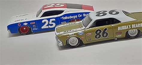 Amazon ホットウィール Hot Wheels プレミアム 2パック 69 フォード トリノ タラデガ 66 シェベル 3才 HFF31 シルバー ブルー 1 64