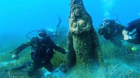 Museo Submarino Avanza En Archipi Lago Los Frailes Con Esculturas De