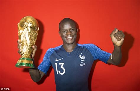 N Golo Kante Is As Indispensable To Chelsea As Hazard Or Courtois Daily Mail Online