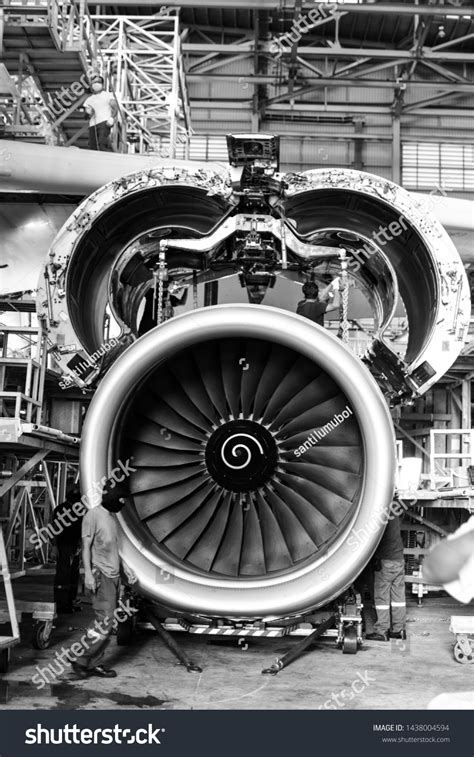 Jet Engine Remove Aircraft Airplane Maintenance Stock Photo 1438004594 | Shutterstock