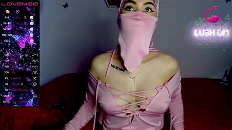 Jenna Eyes Naked Stripping On Cam For Live Sex Video Chat CamStripper