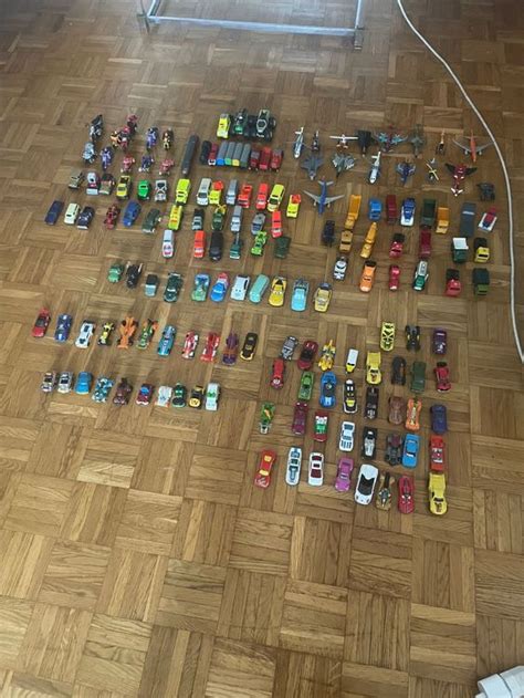 Lot de voitures et divers Hot Wheels Gebraucht in Genève für CHF nur Abholung auf Ricardo