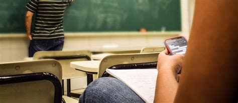 Sexting And Sextortion Know The Facts Anzuk Education Blog