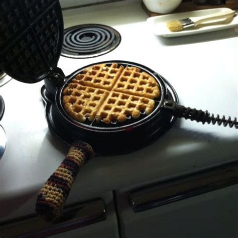 Griswold cast iron waffle maker Griswold Cast Iron, Waffle Maker ...