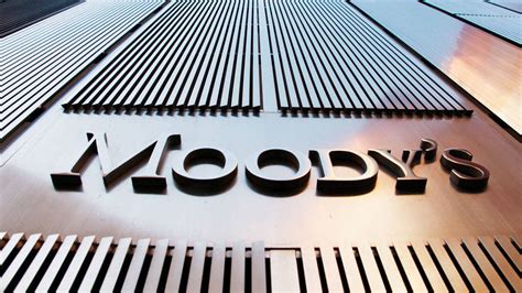 Moodys ABDli 10 bankanın kredi notunu düşürdü