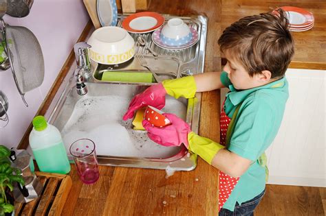 ¿qué Tareas Del Hogar Son Aptas Para Los Niños Según Su Edad