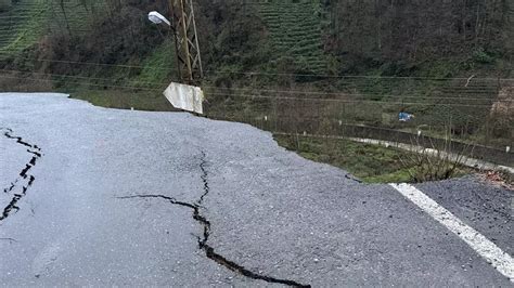 Rize de Heyelan Yolu Kapattı Son Dakika