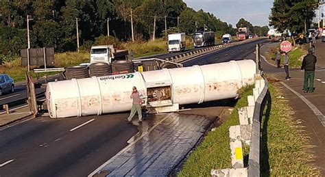 Caminhão carregado etanol tomba e fecha rodovia em PG Agora1