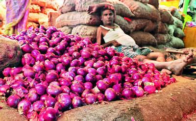 Onion Farmers Protest On Mumbai Agra Highway Over Centre S Ban On