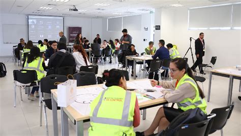 Contraloría Cien jóvenes profesionales y estudiantes elaboran