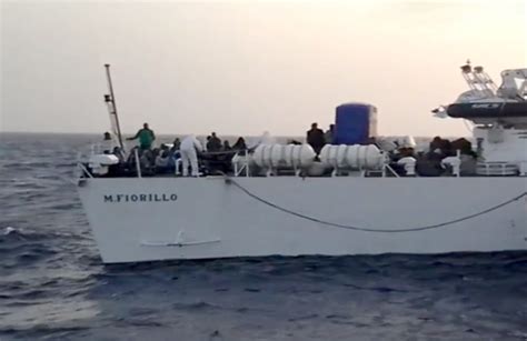 Al Porto Di Crotone Arrivati 190 Migranti Il Lametino It