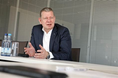 Friedrichshafen Vorstand Peter Laier Lobt Breites Portfolio Der ZF