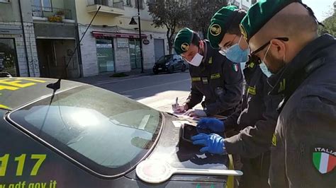 In Moto Senza Patente Fugge Da Un Posto Di Blocco A Pescara E Rischia