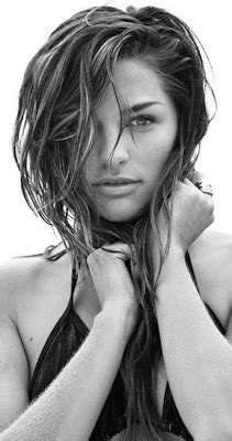 KRISTY LA RAGAZZA PIU HOT DI FACEBOOK ILROLLA Video Divertenti