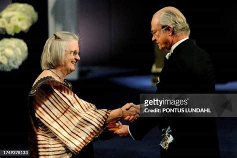 46 Elinor Ostrom Photos & High Res Pictures - Getty Images